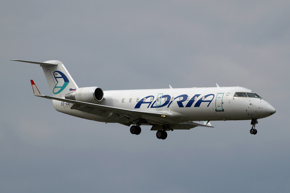 CRJ-200LR Adria Airways S5-AAI Sarajevo_Butmir (SJJ/LQSA) April_7_2010