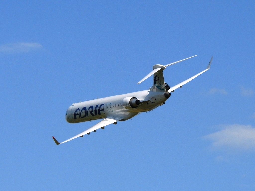 CRJ-900LR Adria Airways S5-AAL Murska_Sobota (LJMB) June_17_2007