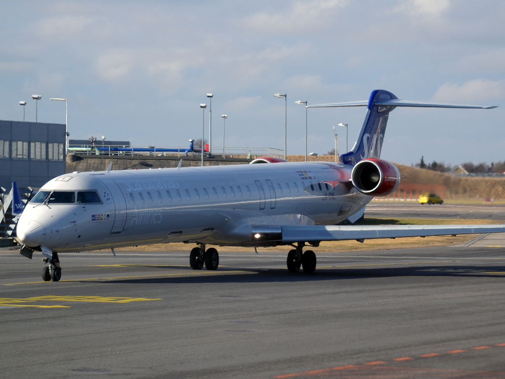 CRJ-900NG SAS Scandinavian Airlines LN-RNL Copenhagen_Kastrup (CPH/EKCH) March_05_2012