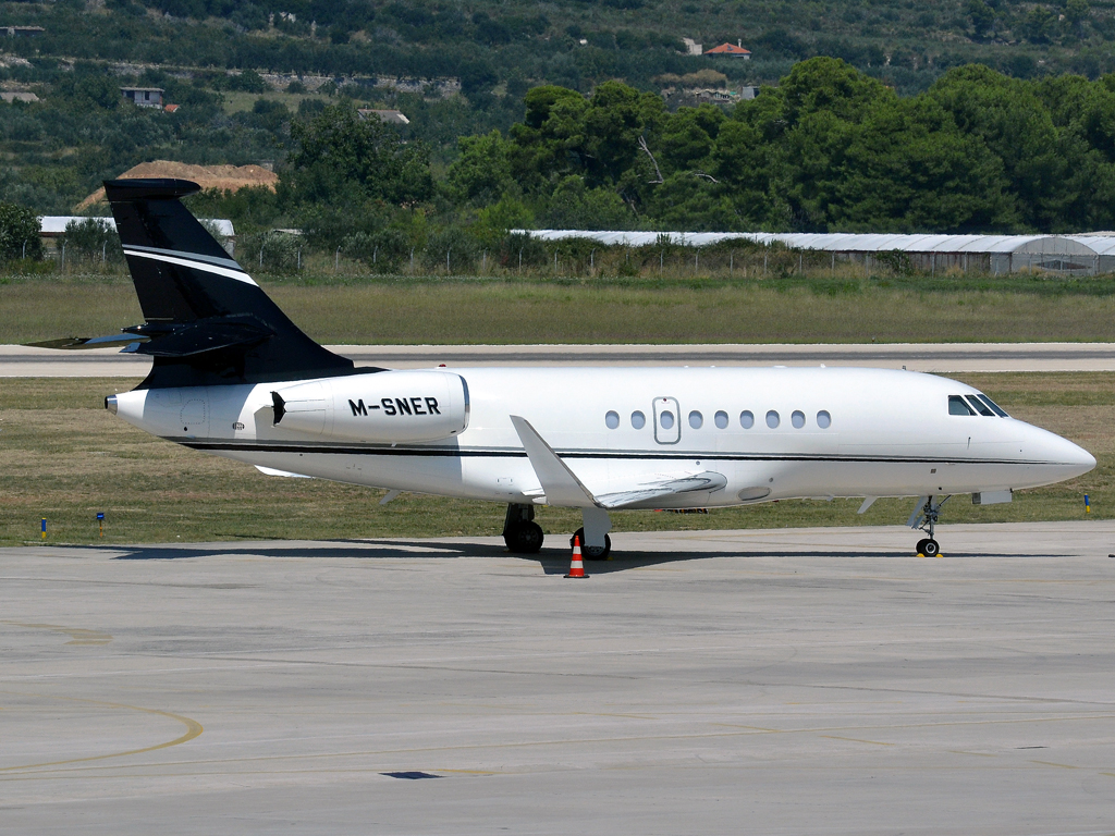 Dassault Falcon 2000EX Private M-SNER Split_Resnik (SPU/LDSP) August_14_2011