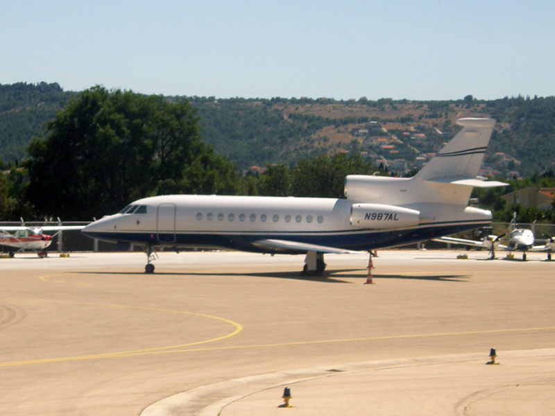 Dassault Falcon 900EX Untitled N987AL Split_Resnik (SPU/LDSP) July_28_2010