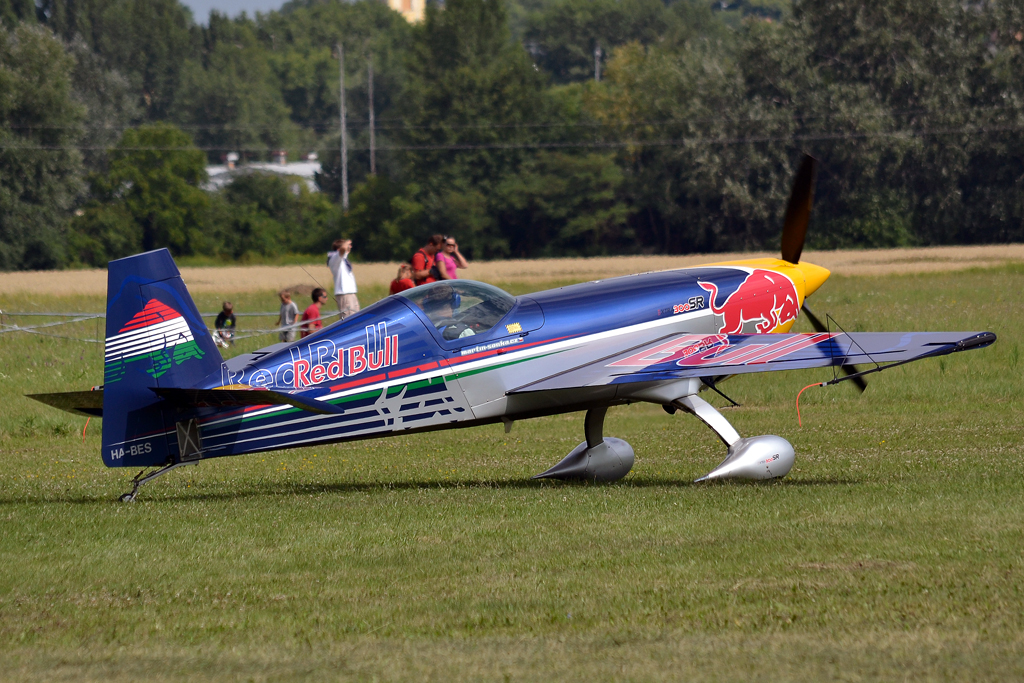 Extra EA-300SR The Flying Bulls HA-BES Holic (LZHL) July_23_2011