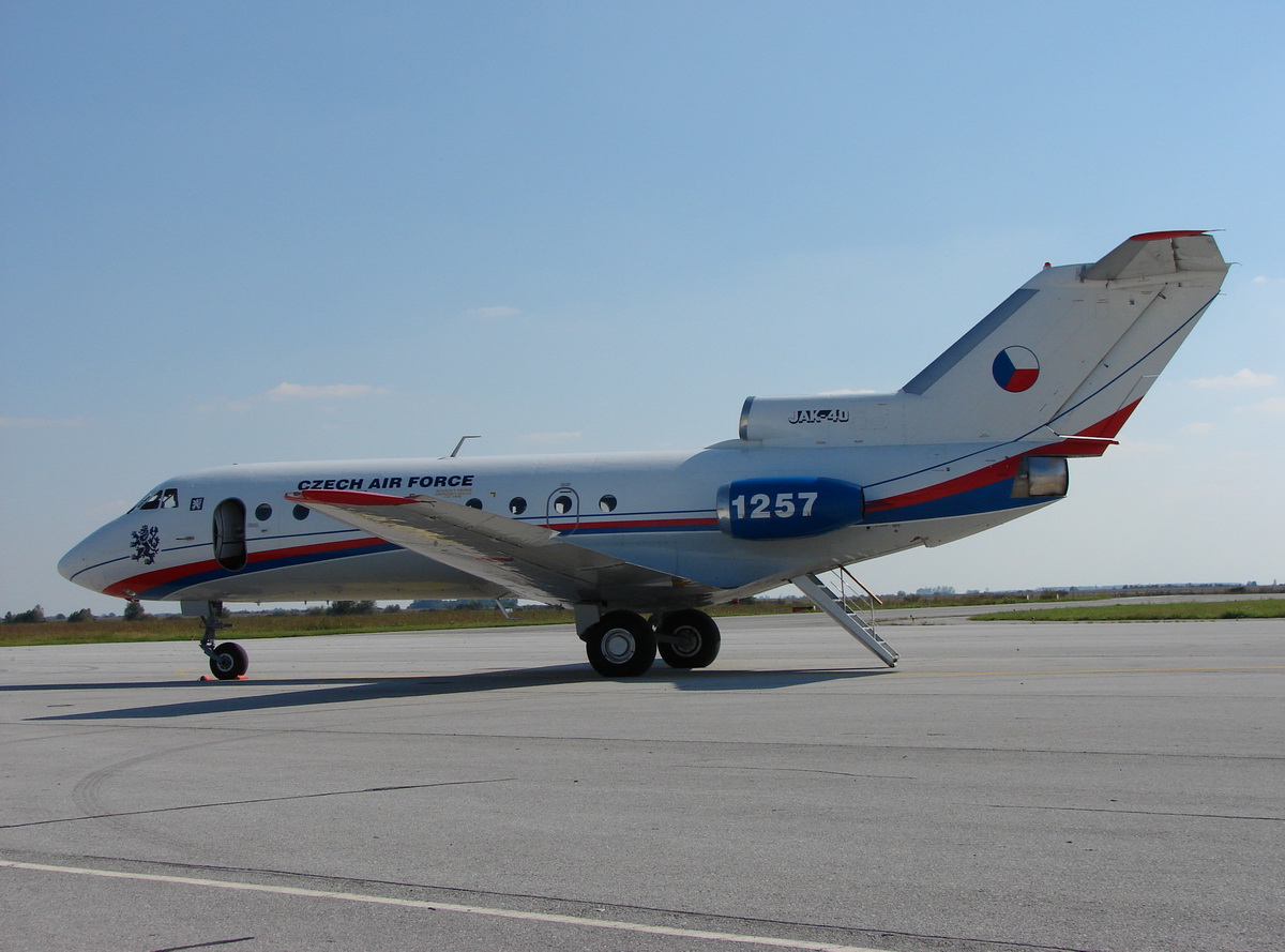 Yakovlev Yak-40K Czech Air Force 1257 Osijek_Klisa (OSI/LDOS) September_20_2010