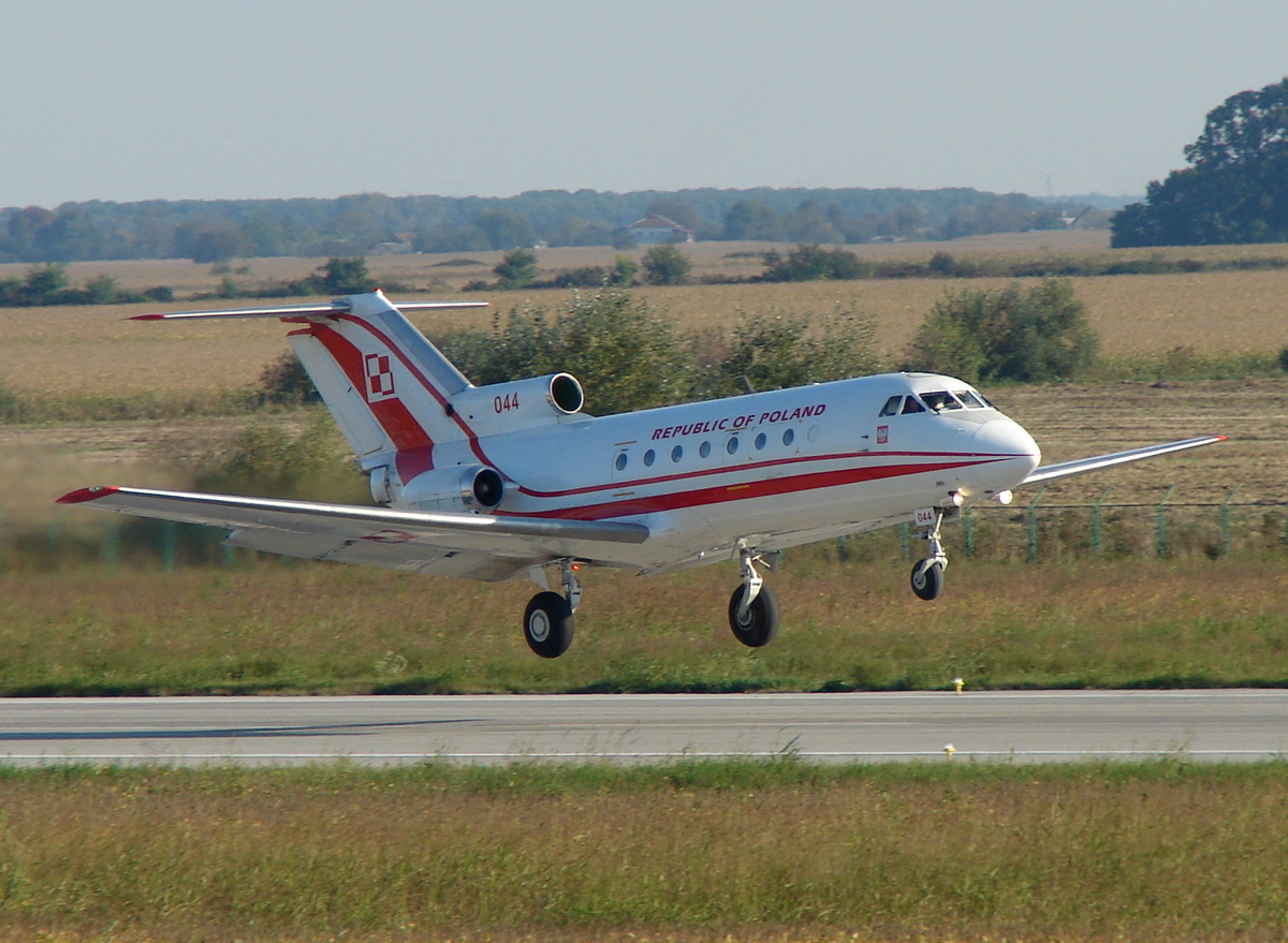 Yakovlev Yak-40 Poland Air Force 044 Osijek_Klisa (OSI/LDOS) September_20_2010