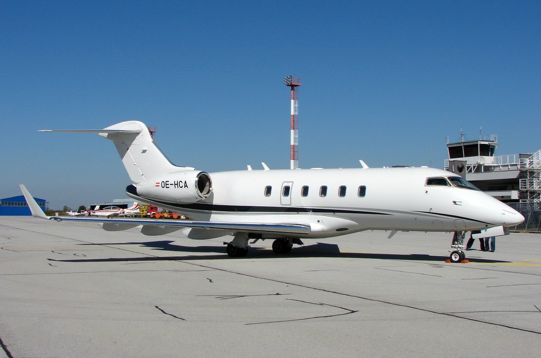 Bombardier BD-100-1A10 Challenger 300 OE-HCA AVAG Air Osijek_Klisa (LDOS) September_07_2013