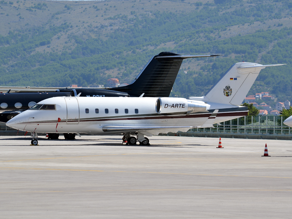 Canadair CL-600-2B16 Challenger 601-3A Untitled Jet Connection Businessflight D-ARTE Split_Resnik (SPU/LDSP) August_14_2011