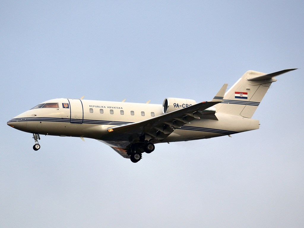 Canadair CL-600-2B16 Challenger 604 Croatia Government 9A-CRO Prague_Ruzyne (PRG/LKPR) December_23_2011