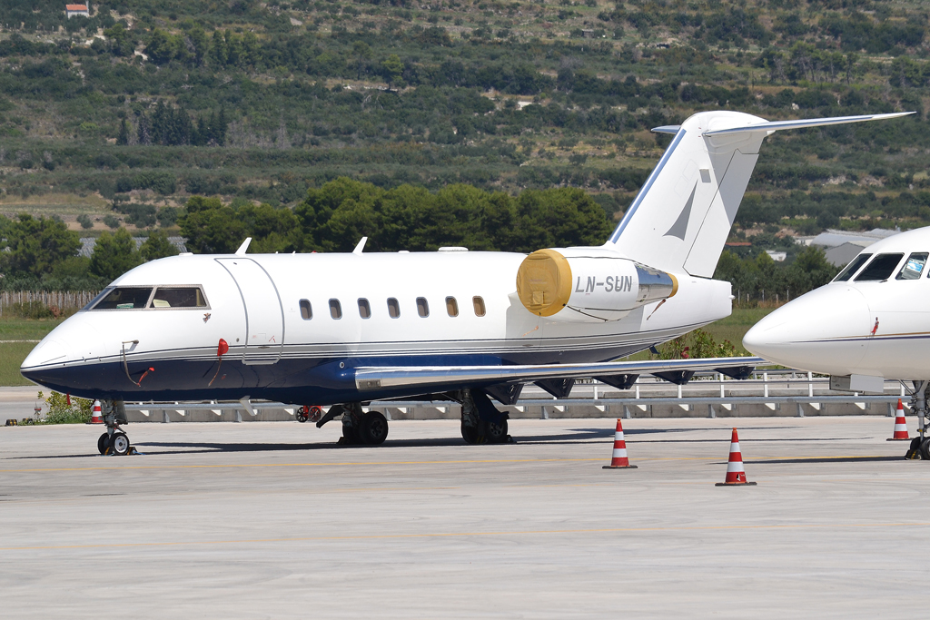 Canadair CL-600-2B16 Challenger 604 Sundt Air LN-SUN Split_Resnik (SPU/LDSP) August_6_2011