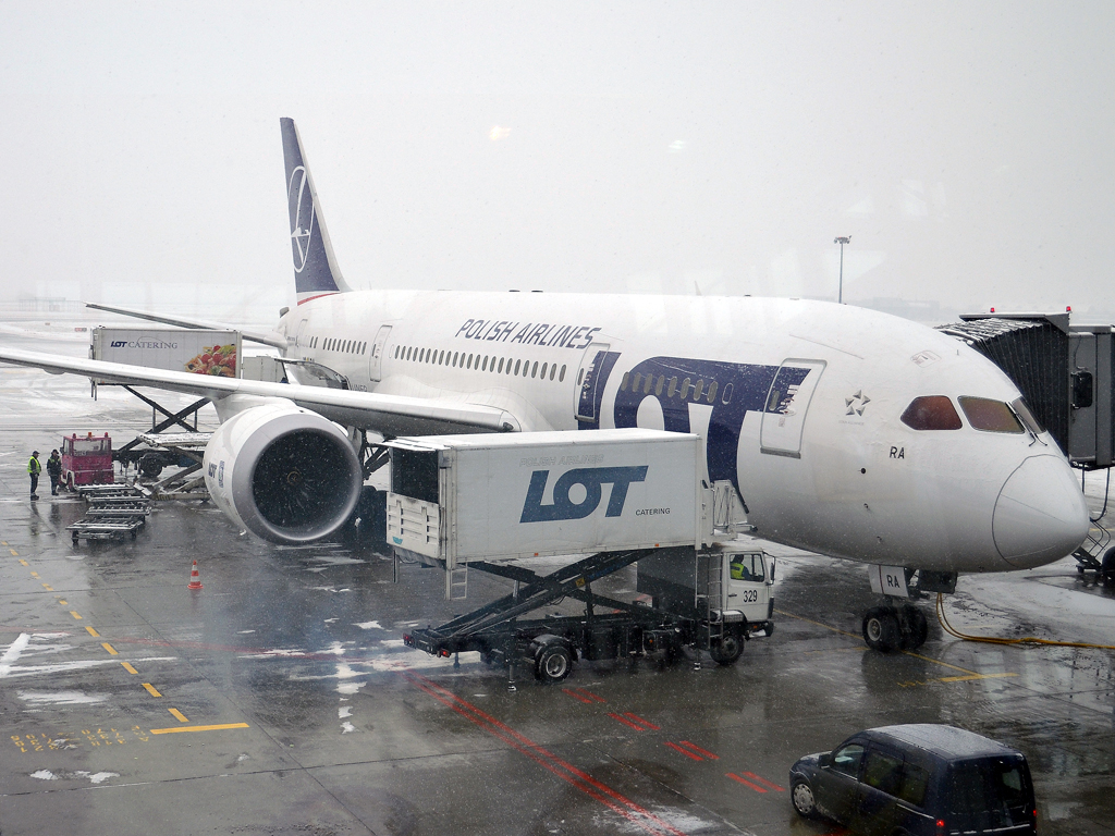 B787-85D LOT Polish Airlines SP-LRA Warsaw_Okecie / Frederic_Chopin (WAW/EPWA) January_12_2013