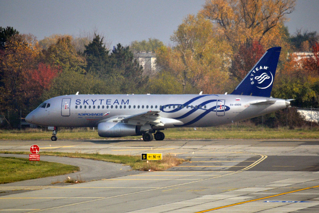 Sukhoi Superjet SSJ-100-95B AEROFLOT Russian Airlines RA-89015 Bucharest_Otopeni (OTP/LROP) November_06_2015