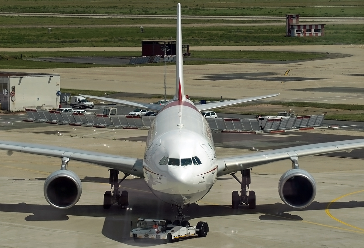 A330-202 Air Algerie 7T-VJV Paris_Orly_Sud June_25_2007 B