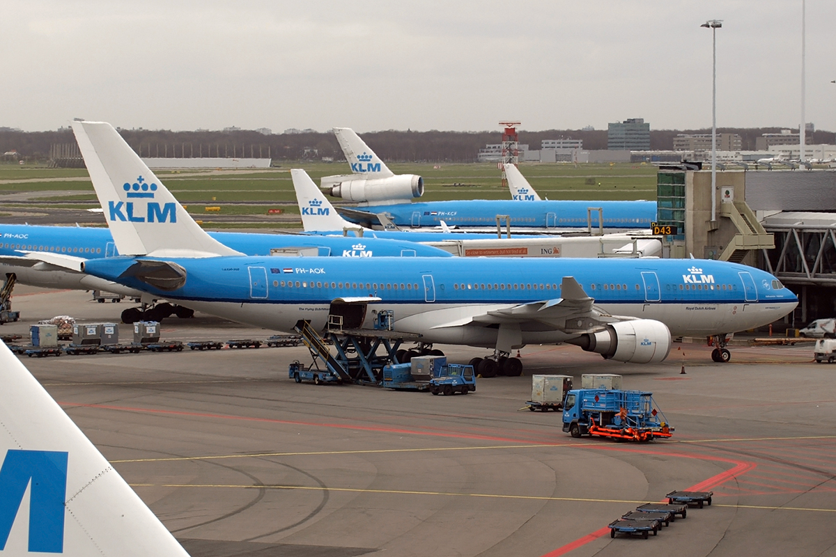 A330-203 KLM - Royal Dutch Airlines PH-AOK Amsterdam_Schiphol March_17_2008