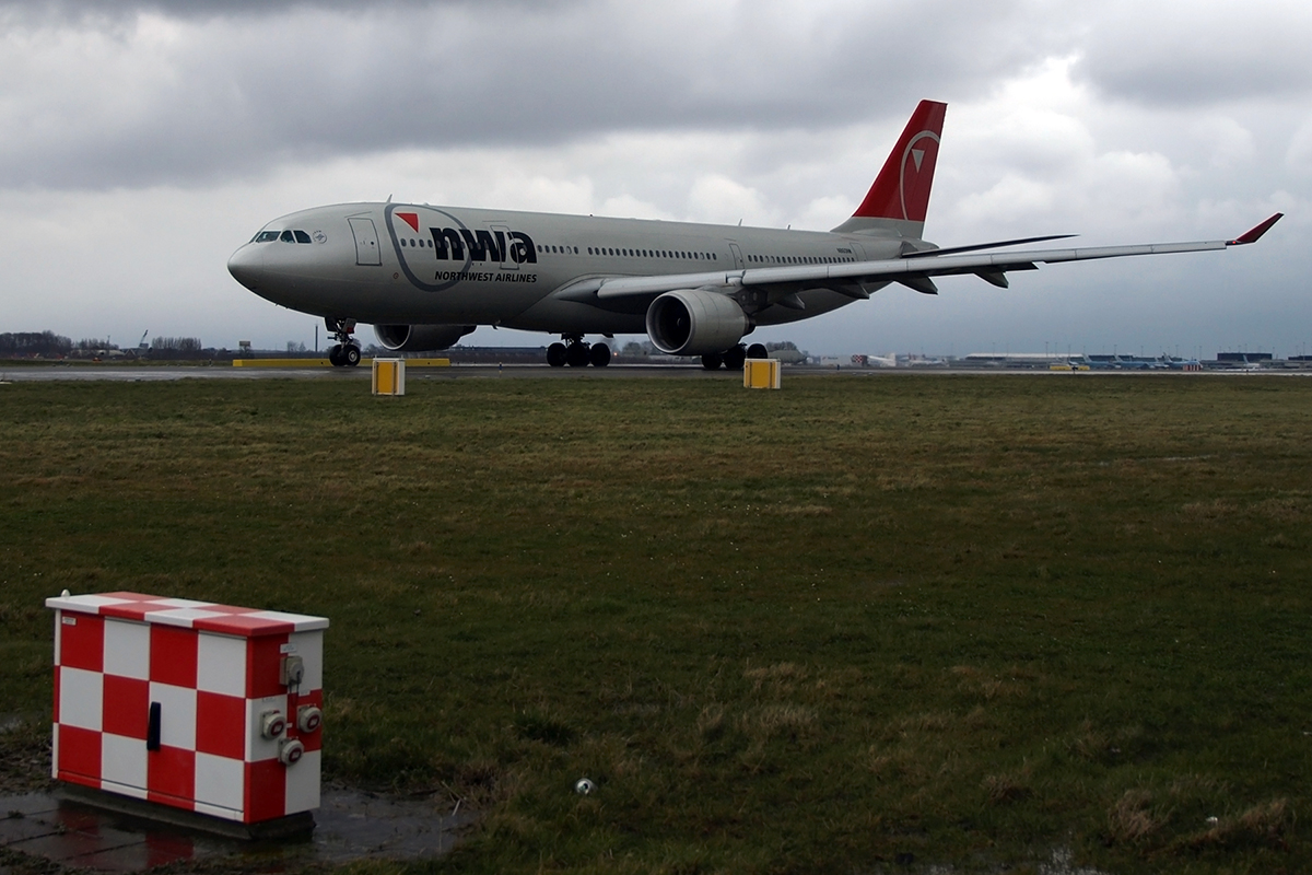 A330-223 NWA Northwest Airlines N860NW Amsterdam_Schiphol March_22_2008