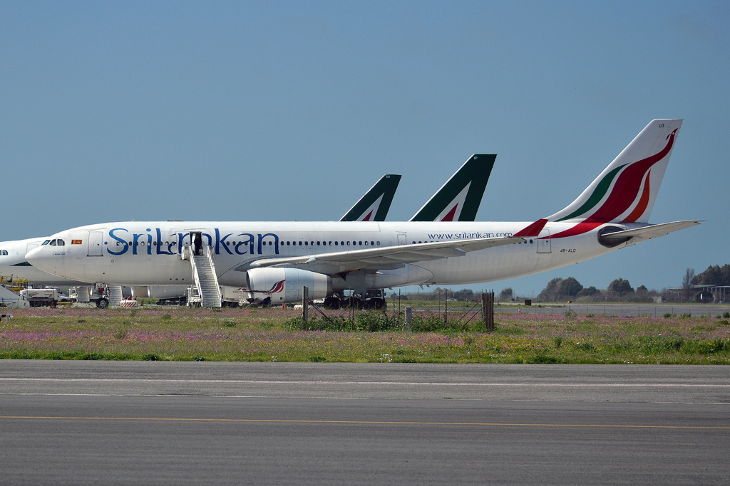 A330-243 SriLankan Airlines 4R-ALD Rome_Fiumicino (FCO/LIRF) March_31_2015