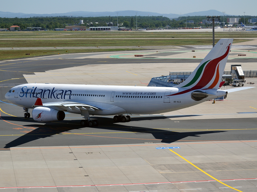 A330-243 SriLankan Airlines 4R-ALG Frankfurt_Main (FRA/EDDF) May_25_2012