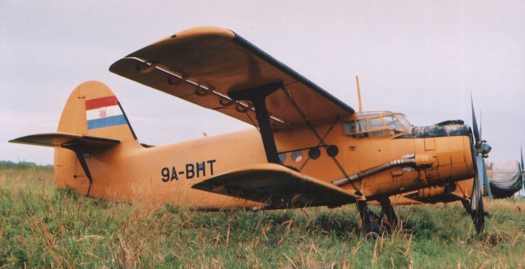 Antonov An-2, 9A-BHT, ex Privredna Avijacija Osijek, Osijek-Čepin kraj 90-tih...