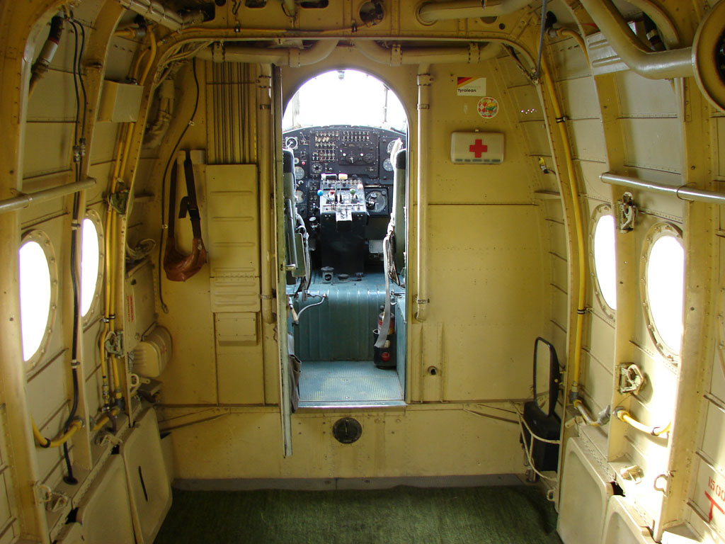 Antonov An-2, 9A-BZB, Sparrow, Osijek-Čepin (OSI/LDOC) 2006.