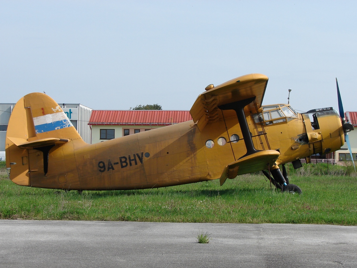 Antonov An-2 Untitled 9A-BHV Osijek_Cepin (LDOC) April_18_2010