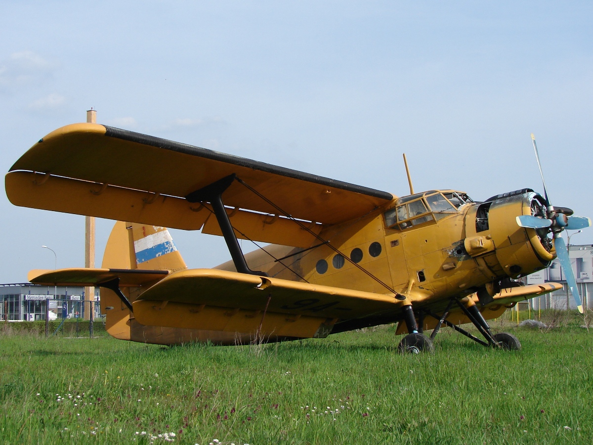 Antonov An-2 Untitled 9A-BHV Osijek_Cepin (LDOC) April_18_2010