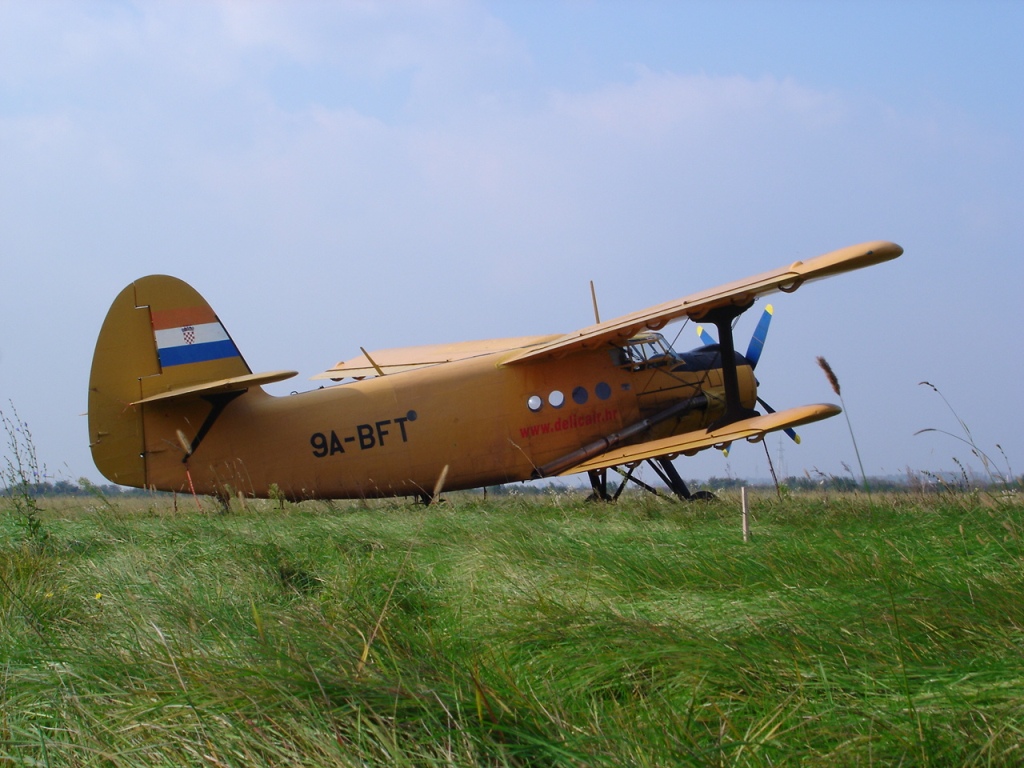 Antonov An-2, 9A-BFT, Delić Air, Osijek-Čepin (OSI/LDOC) 2005.