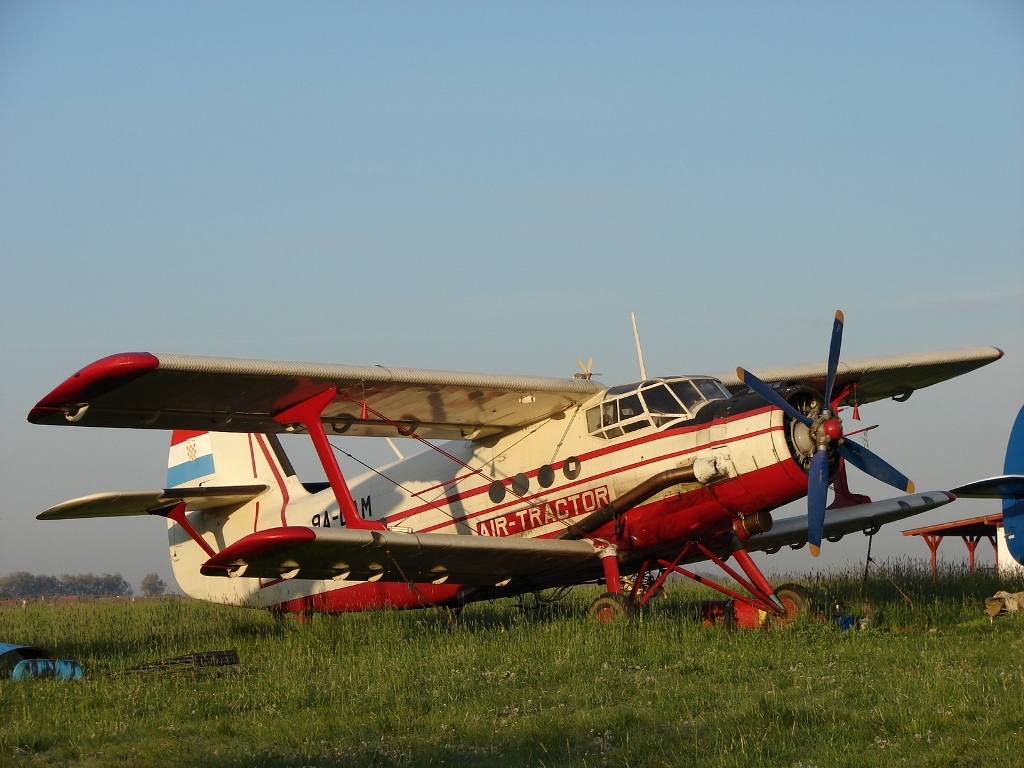 Antonov An-2R Air-Tractor 9A-DAM Osijek_Cepin (LDOC) April_17_2007