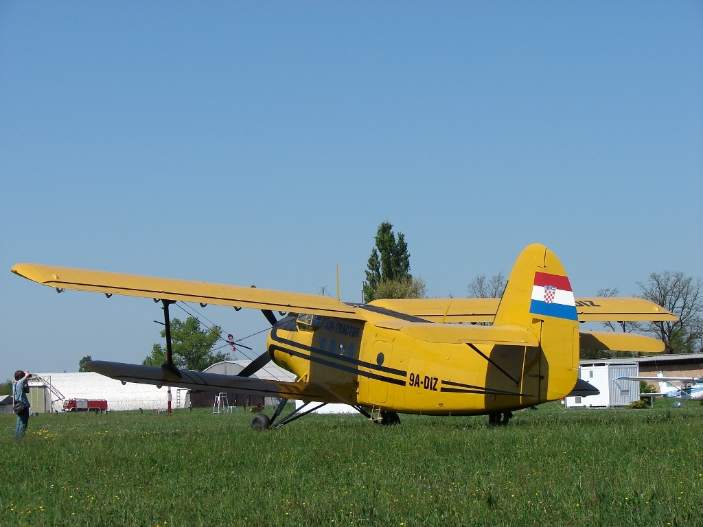 Antonov An-2, 9A-DIZ, Zagreb-Lucko