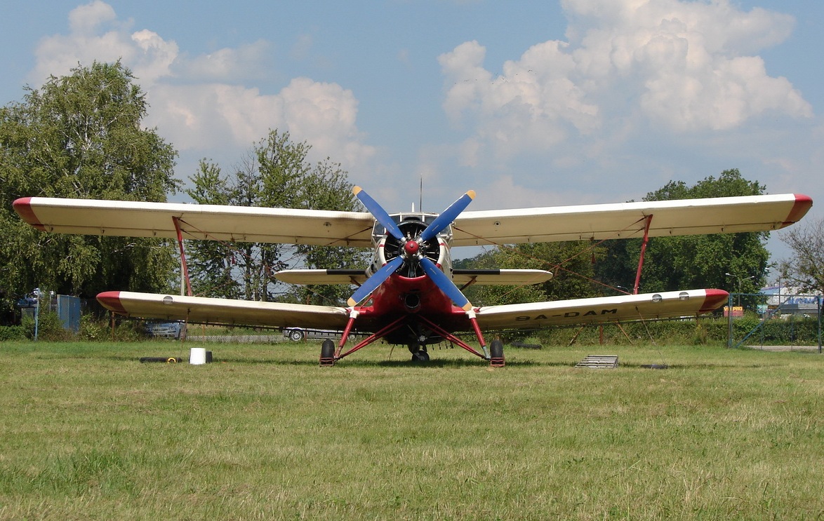 Antonov An-2 Air Tractor 9A-DAM Osijek_Cepin (LDOC) 2007