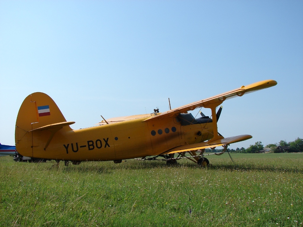 Antonov AN-2R Ciklonizacija YU-BOX Novi_Sad_Cenej (LYNS) June_3_2007