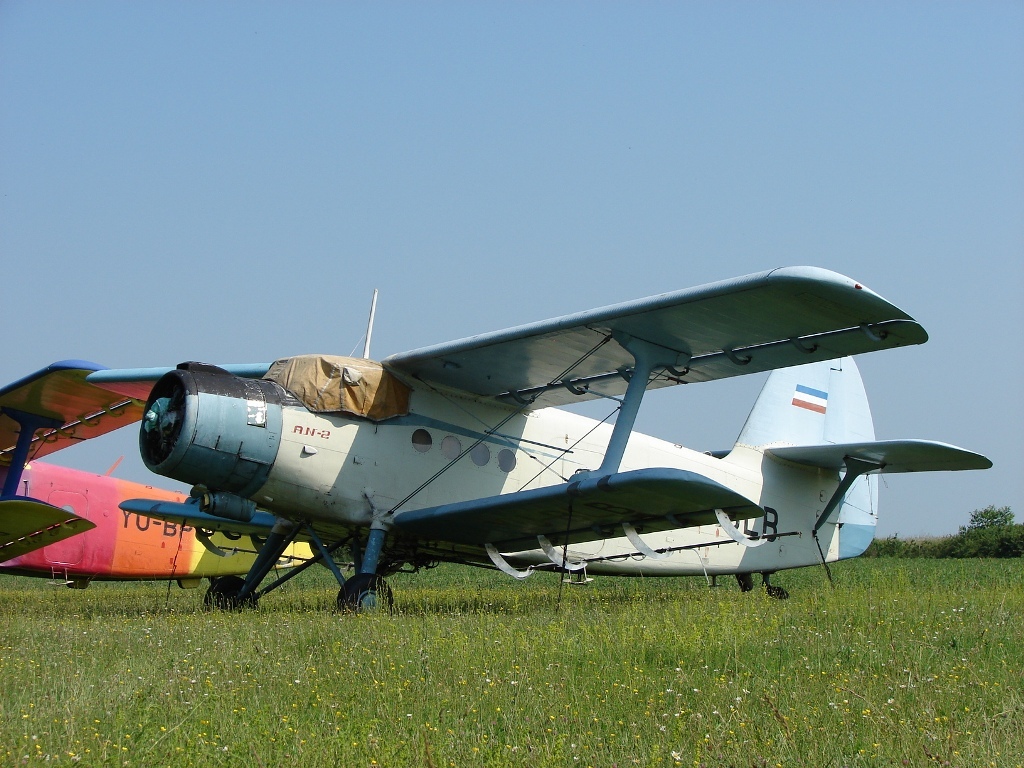 Antonov AN-2R Ciklonizacija YU-BLB Novi_Sad_Cenej (LYNS) June_3_2007