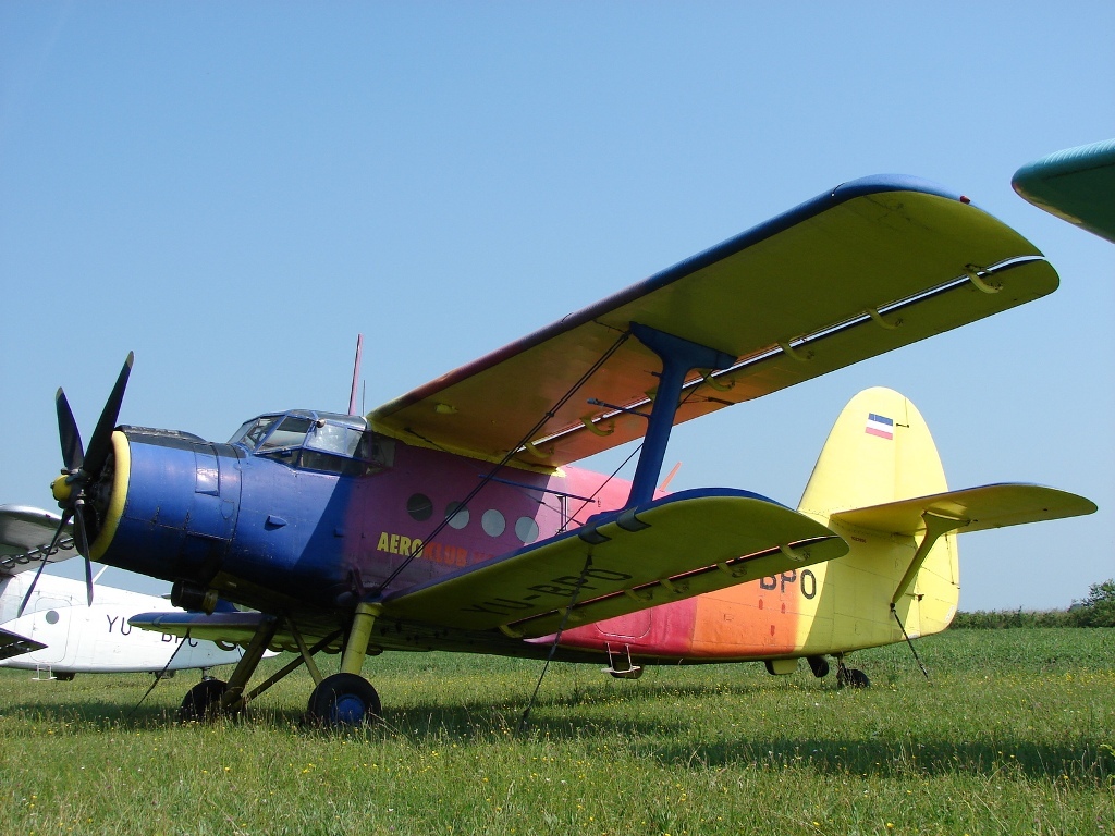 Antonov An-2R Aeroklub Novi Sad YU-BPO Novi_Sad_Cenej (LYNS) June_3_2007