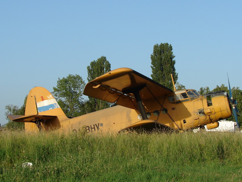 Antonov AN-2 Untitled 9A-BHV Osijek_Cepin (LDOC) May_27_2008