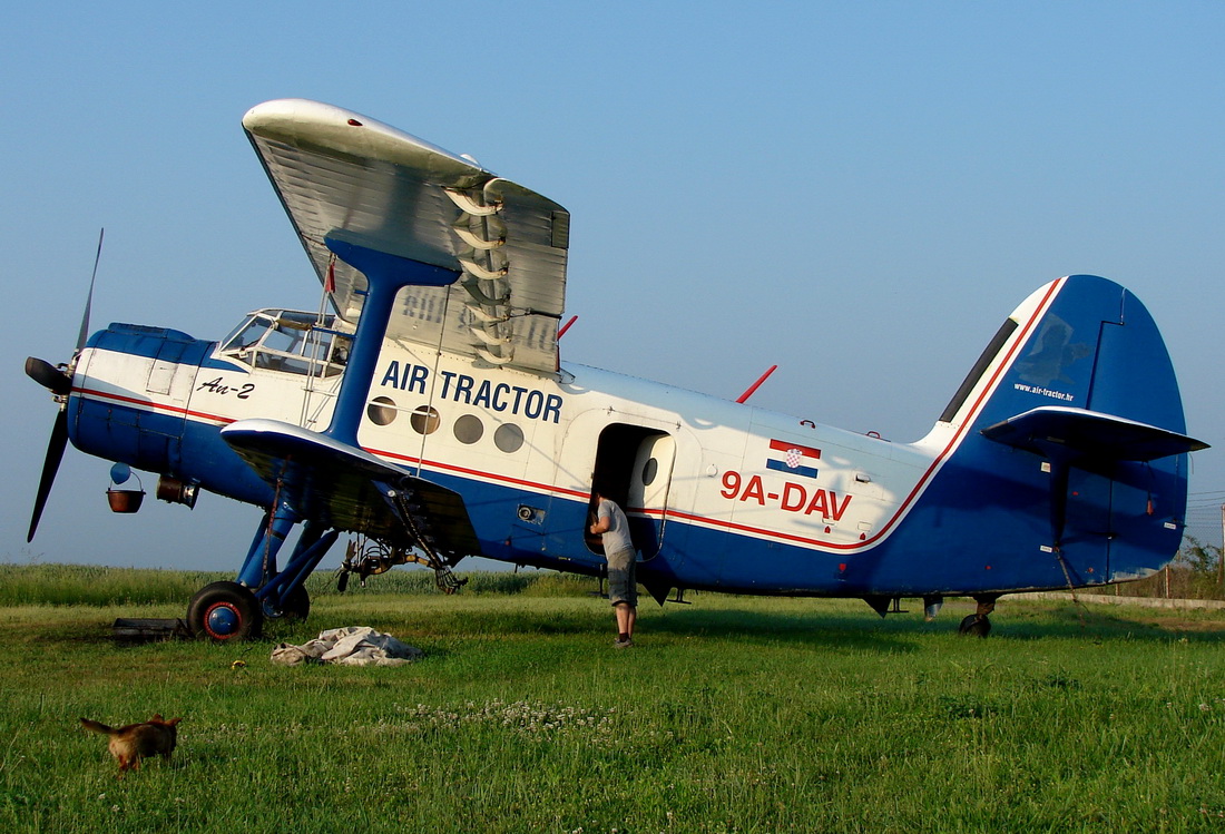 Antonov An-2 Air-Tractor 9A-DAV Osijek_Klisa (OSI/LDOS) May_25_2011.