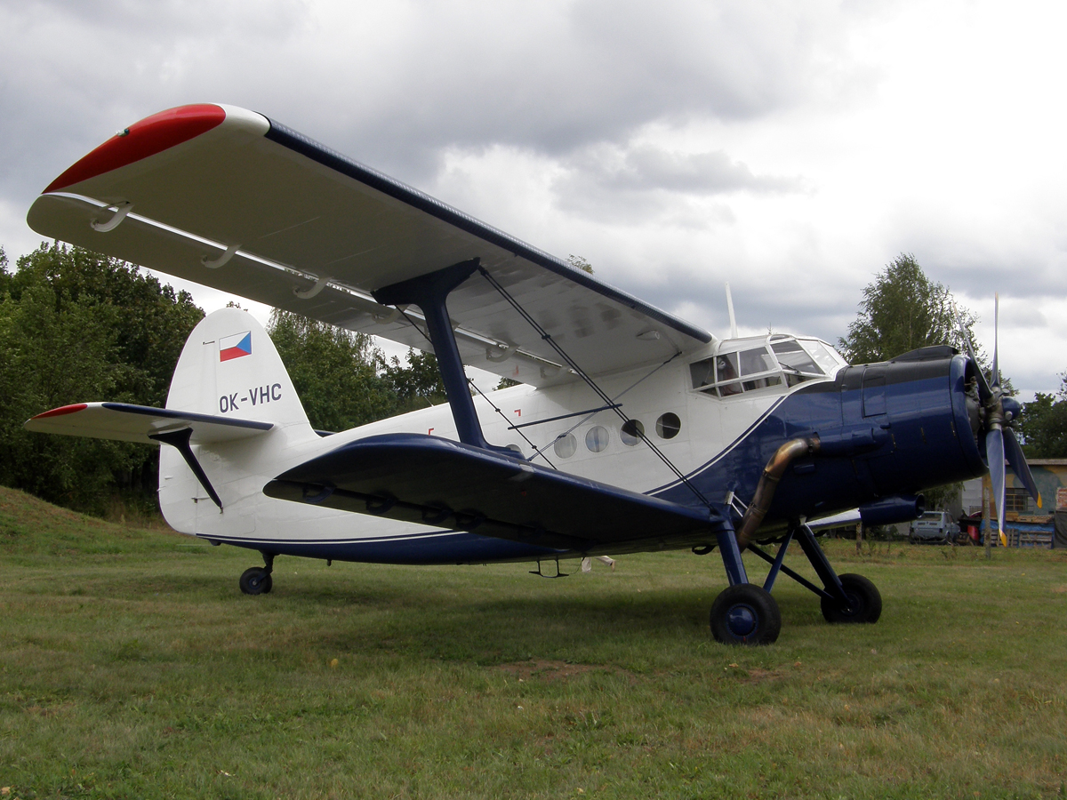 Antonov An-2P Aeroklub Benesov OK-VHC Hradec_Kralove (LKHK) September_05_2009