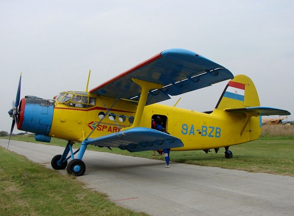 Antonov An-2 Sparrow 9A-BZB Osijek_Cepin (LDOC) July_2006