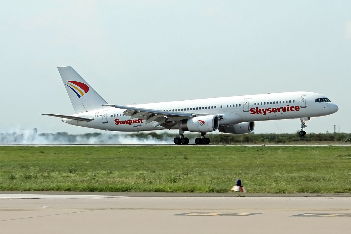 B757-21K Skyservice Airlines (Sunquest Vacations) C-FFAN Zagreb_Pleso August_28_2008