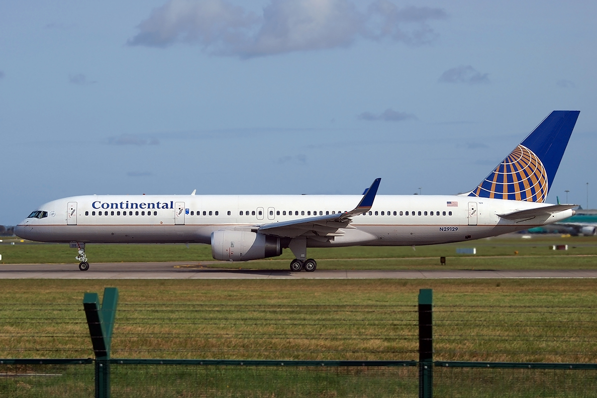 B757-224 Continental Airlines N29129 Dublin_Collinstown April_5_2009