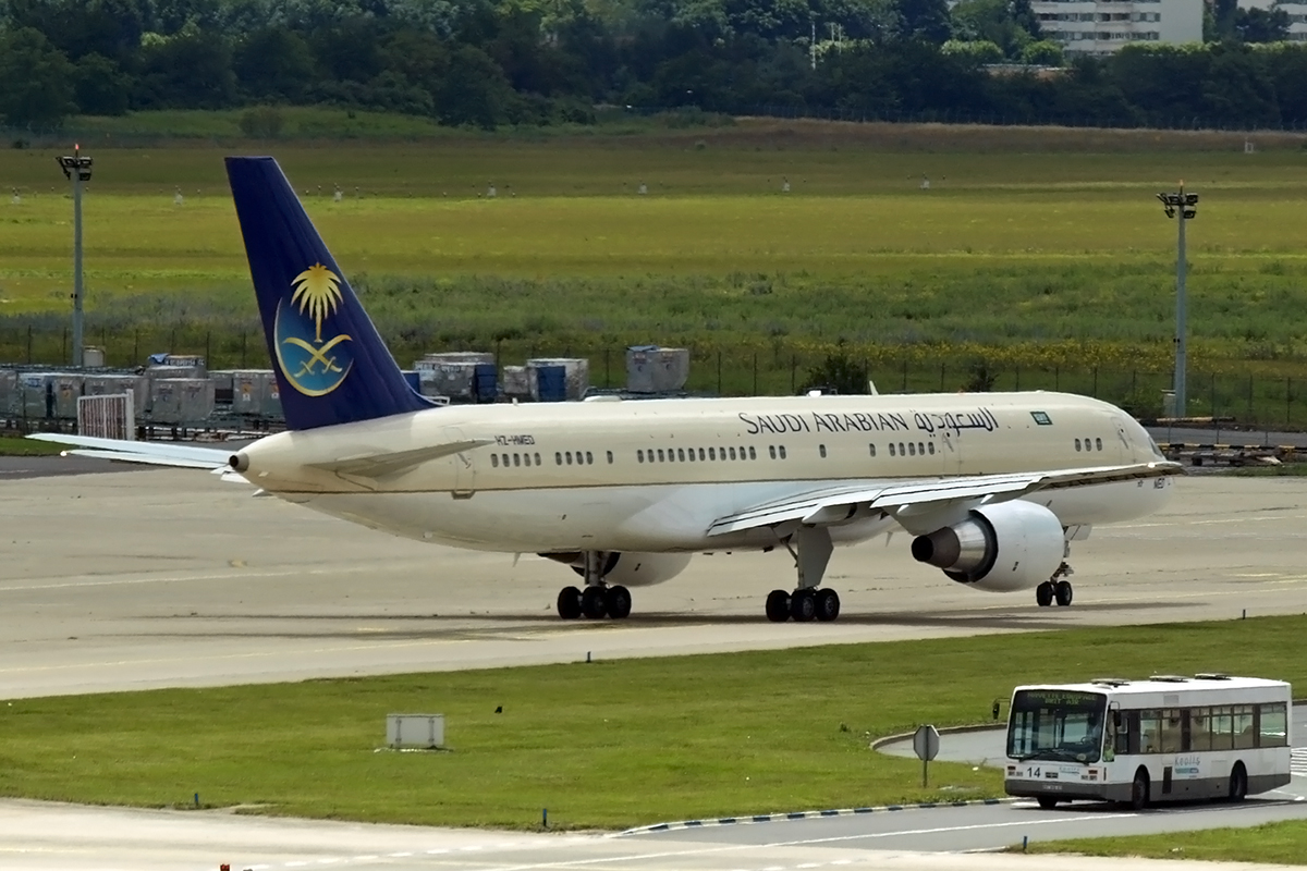 B757-23A Saudi Arabian Royal Flight HZ-HMED Paris_Orly June_25_2007