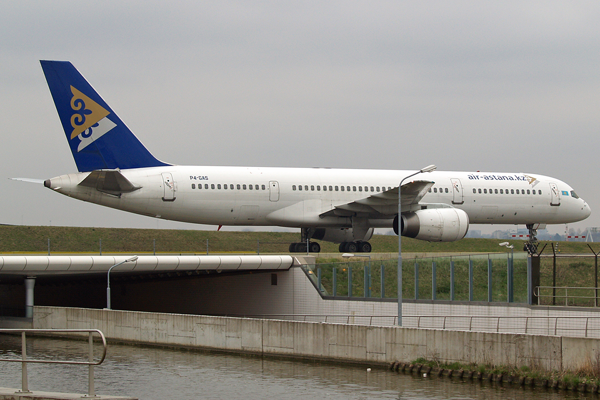 B757-2G5 Air Astana P4-GAS Amsterdam Schiphol April_20_2006