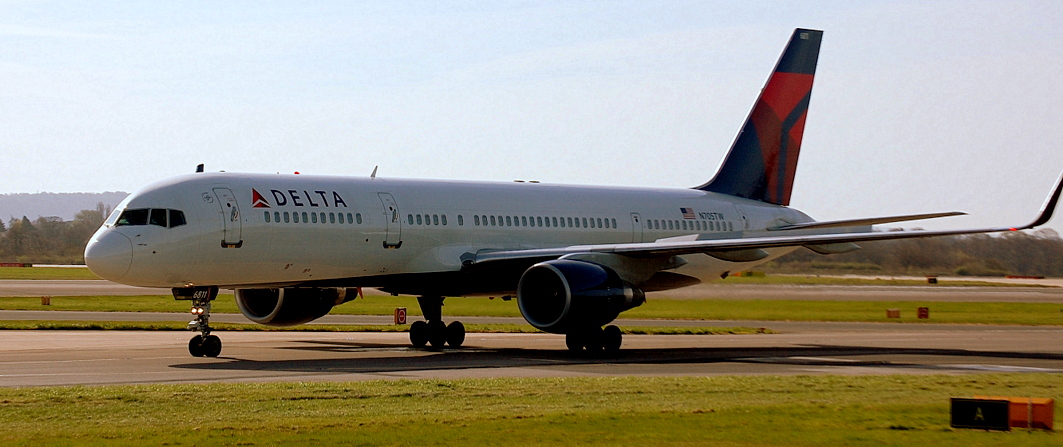 B757-231 Delta Air Lines N705TW Manchester April_5_2009