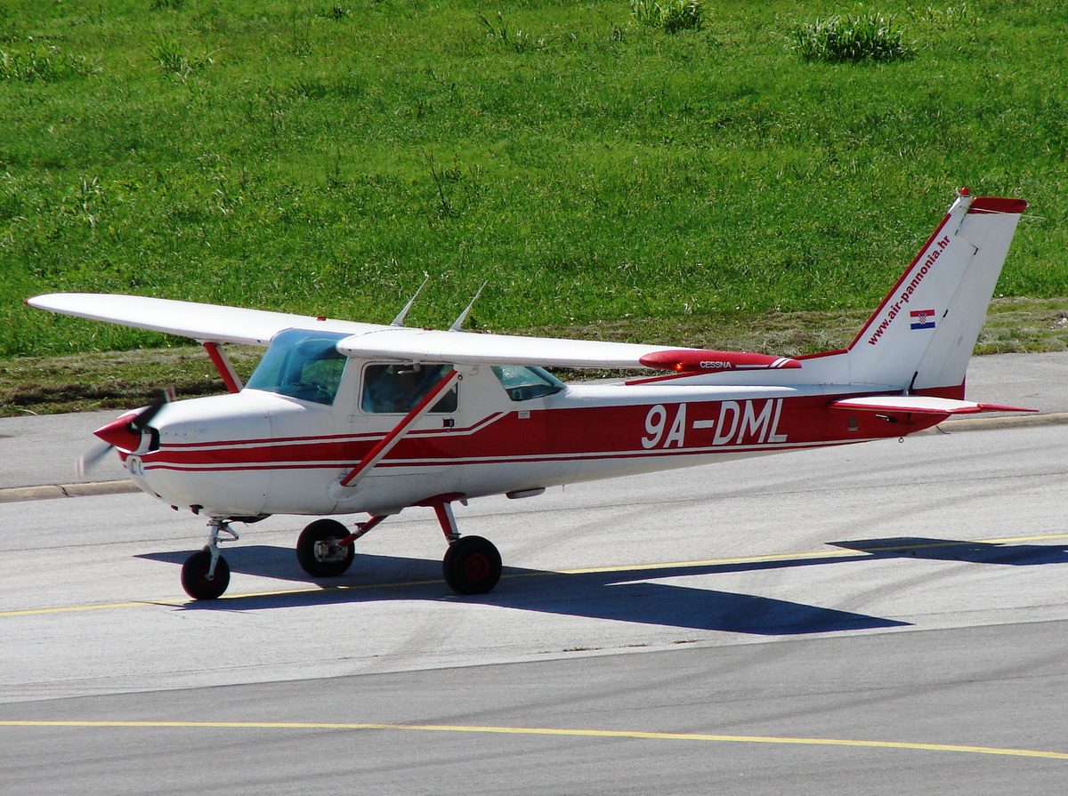 Cessna 150M Air Pannonia 9A-DML Osijek-Klisa (OSI/LDOS) August_11_2010