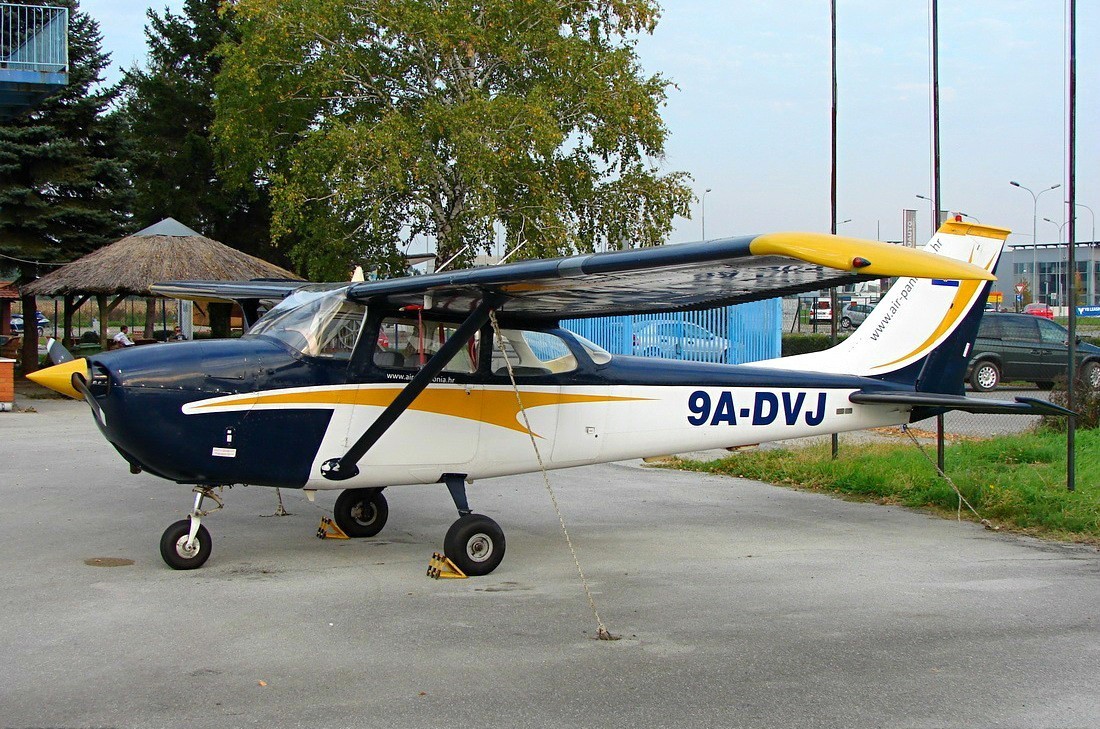 Cessna 172K 9A-DVJ Pannonia Pilot School Osijek_Cepin (LDOC) October_08_2013