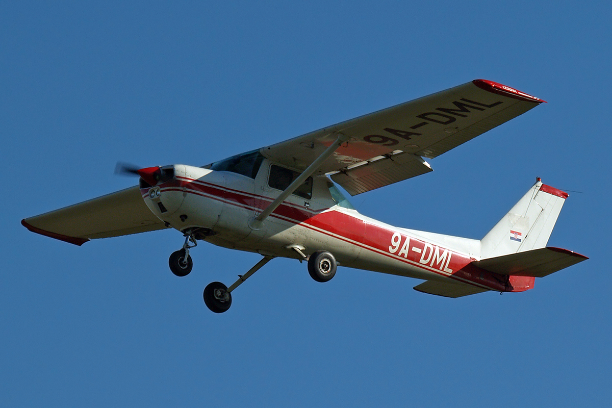 Cessna 150M Untitled (Aeroklub Krapina) 9A-DML Zagreb_Pleso April_15_2007