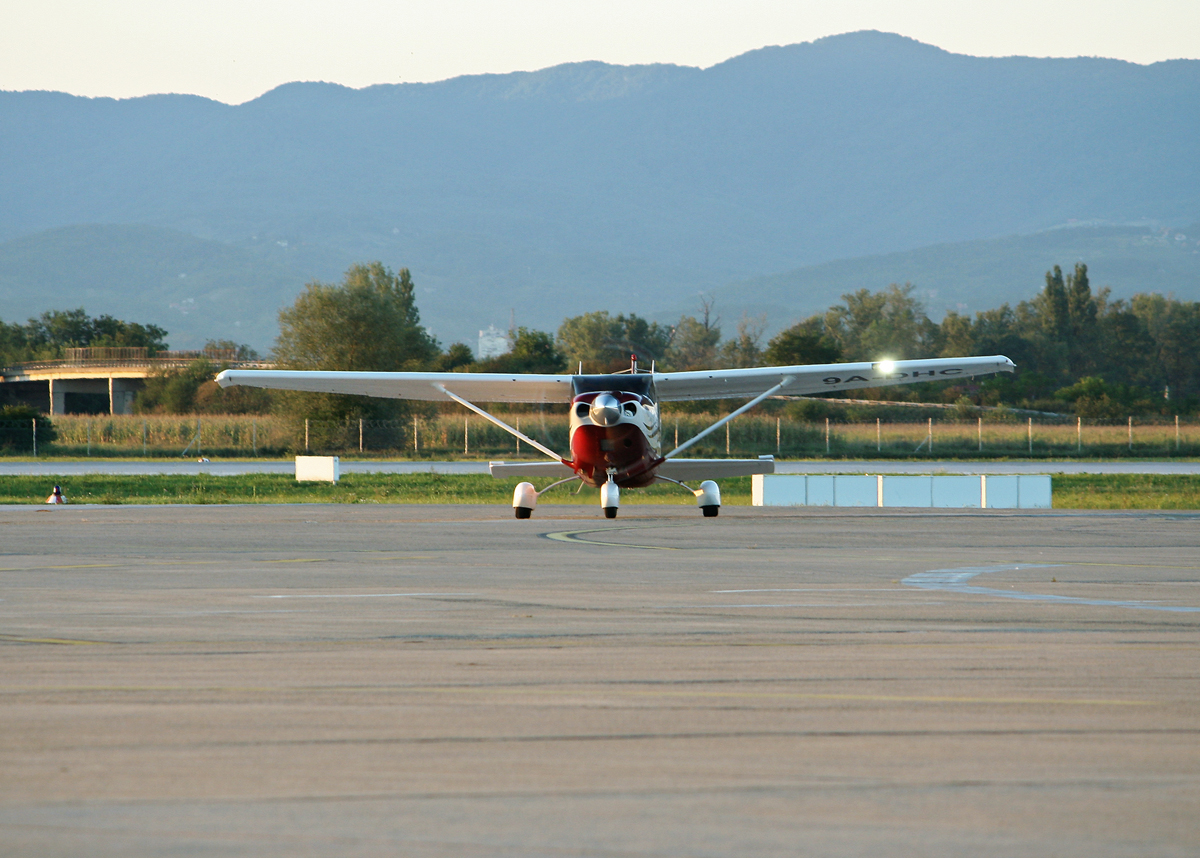 Cessna 206H Stationair TC Untitled 9A-DHC Zagreb Pleso 24.08.2008