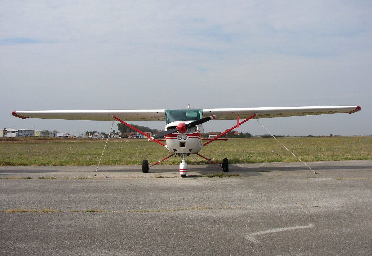 Cessna 150M Air-Tractor 9A-DML Osijek-Cepin (OSI/LDOC) September_10_2009