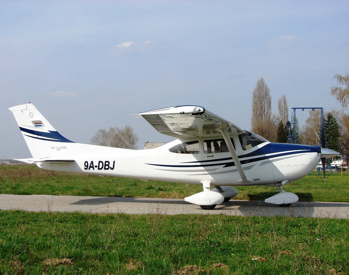 Cessna 182 TC 9A-DBJ, Private, Osijek-Čepin (OSI/LDOC) 2009.