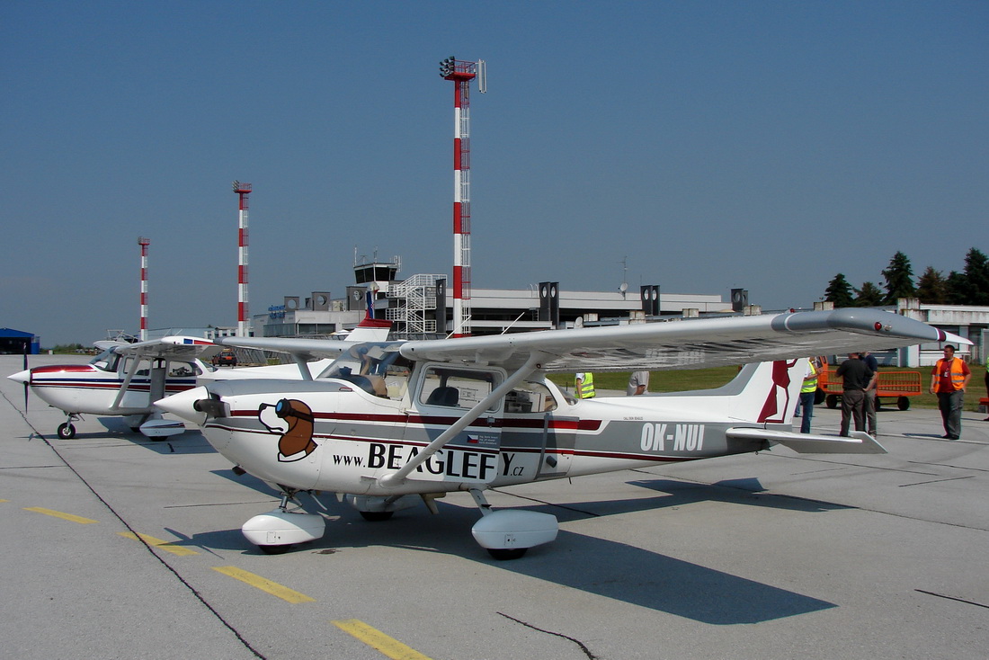 Reims FR172J Rocket BeagleFly OK-NUI Osijek_Klisa (OSI/LDOS) June_01_2011