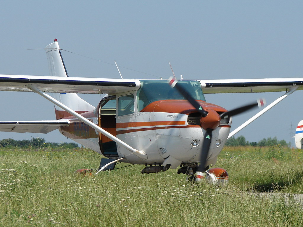 Cessna 206, 9A-DSV, Osijek-Cepin (OSI/LDOC) 2008.
