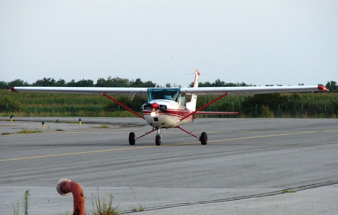 Cessna 150M Pannonia Pilot School 9A-DML Osijek_Klisa (OSI/LDOS) July_15_2011