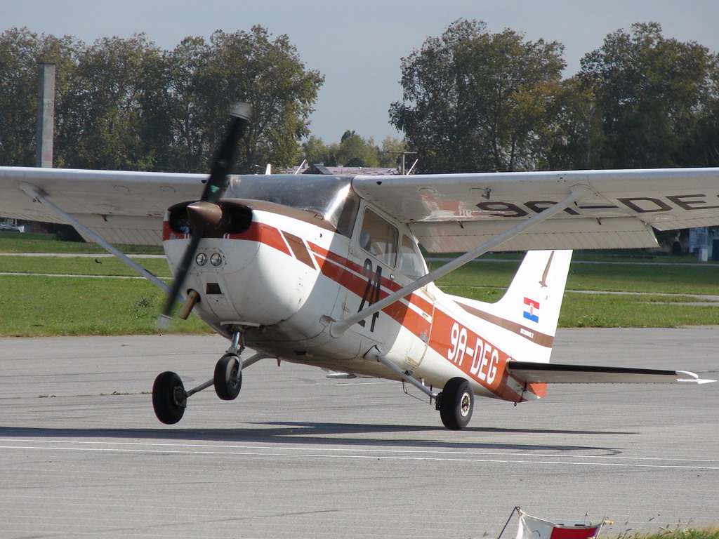 Cessna 172N Skyhawk 100 II AK Osijek 9A-DEG Osijek_Čepin October_13_2007 C