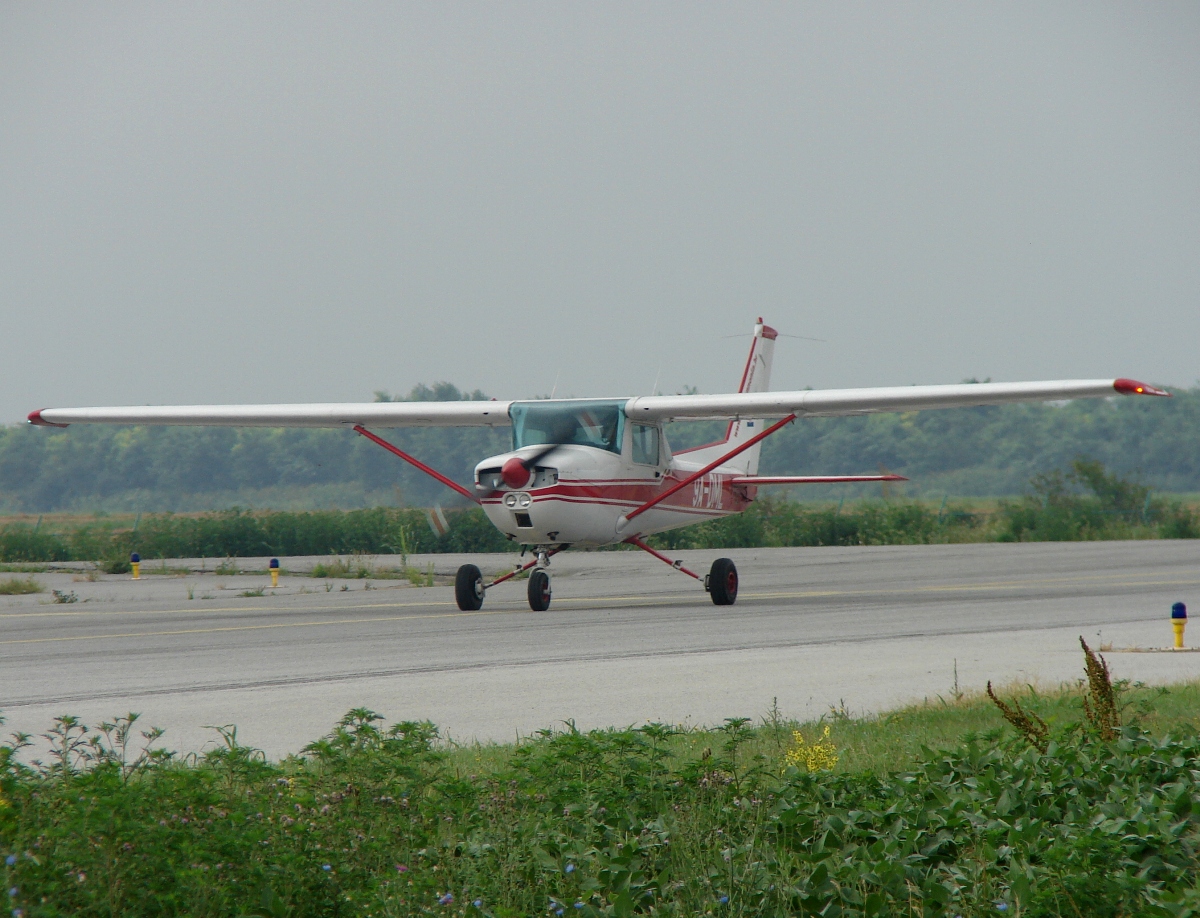 Cessna 150M Air Pannonia 9A-DML Osijek-Klisa (OSI/LDOS) July_27_2010